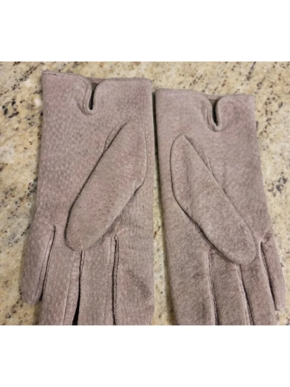 Vintage Womens Size M Gray Suede Leather Lined Gloves Fownes